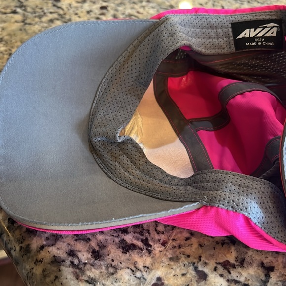 Avia running hats - Picture 2 of 4